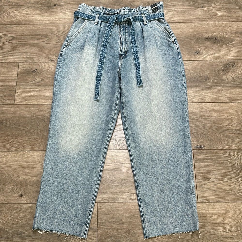 Abercrombie & Fitch High Rise Cropped Mom Jeans Paper Bag Waist Size 31